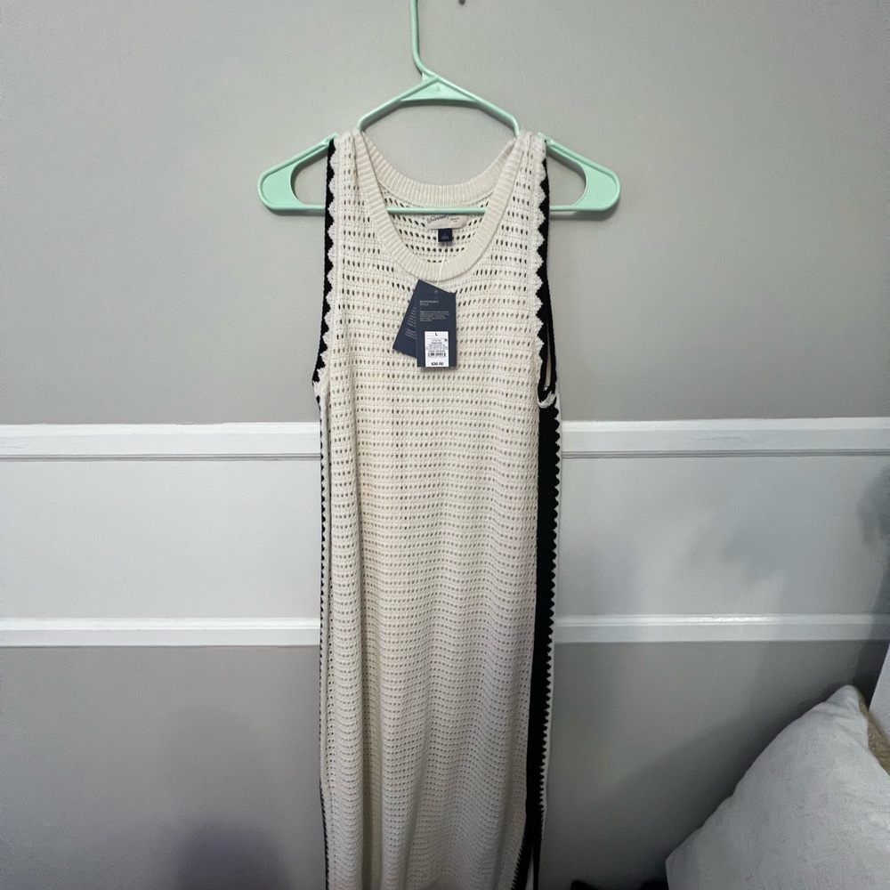 Universal Thread White Knit Sleeveless Top